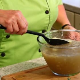 Making Chicken Broth at Home - article image