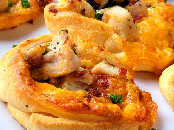 Chicken Bacon Cheddar Ranch Pinwheels