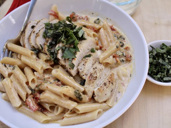Creamy Sun-Dried Tomato Basil Chicken Breast from @chefsoutherntemp