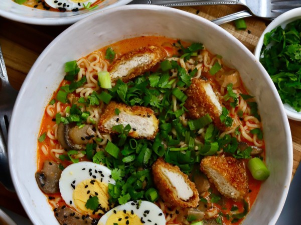 Crispy Chicken Coconut Curry Ramen from @sliceofjess