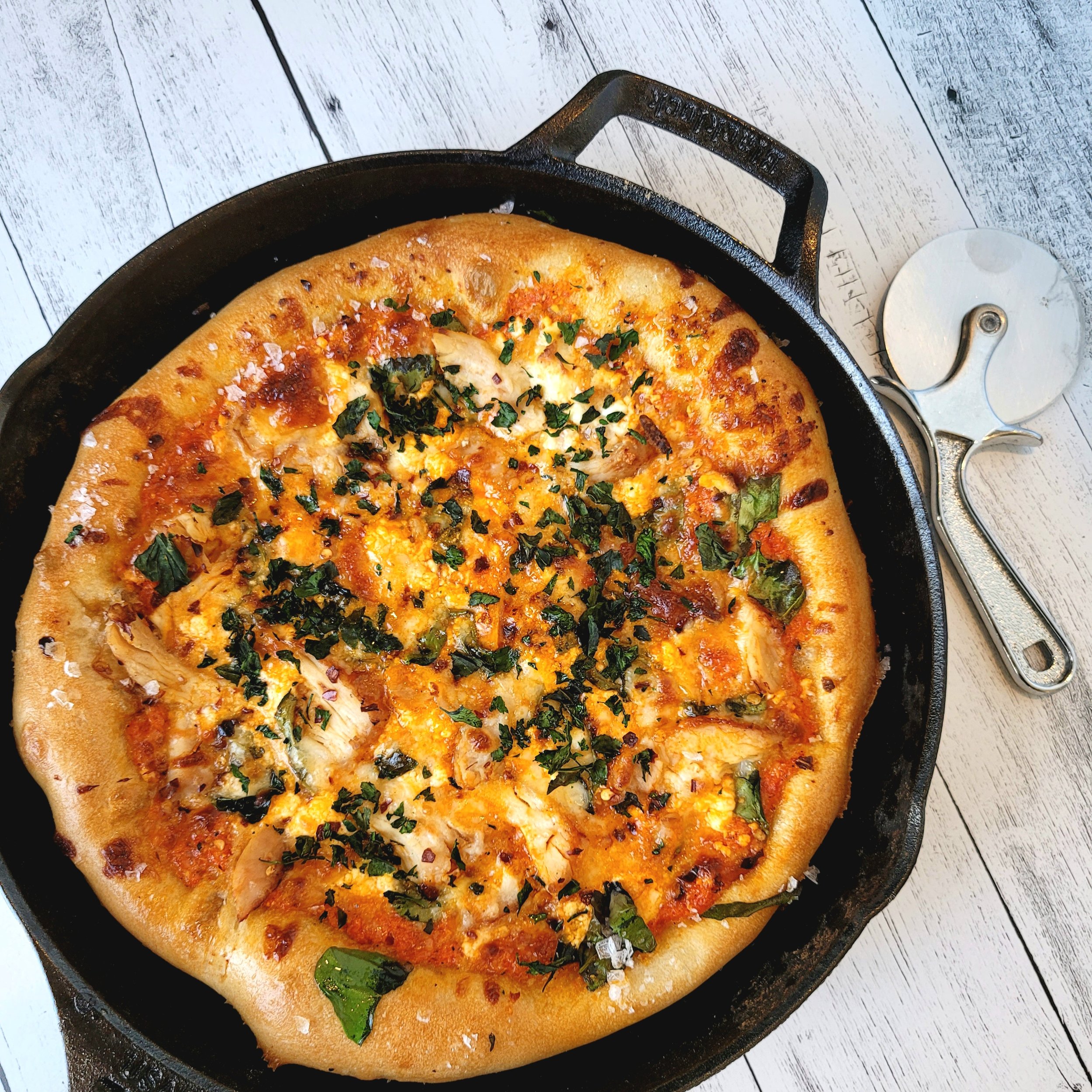 Chicken, Roasted Red Pepper and Spinach Cast-Iron Skillet Pizza