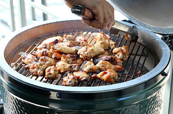 skyWord.466920-wings-on-big-green-egg-1.jpg